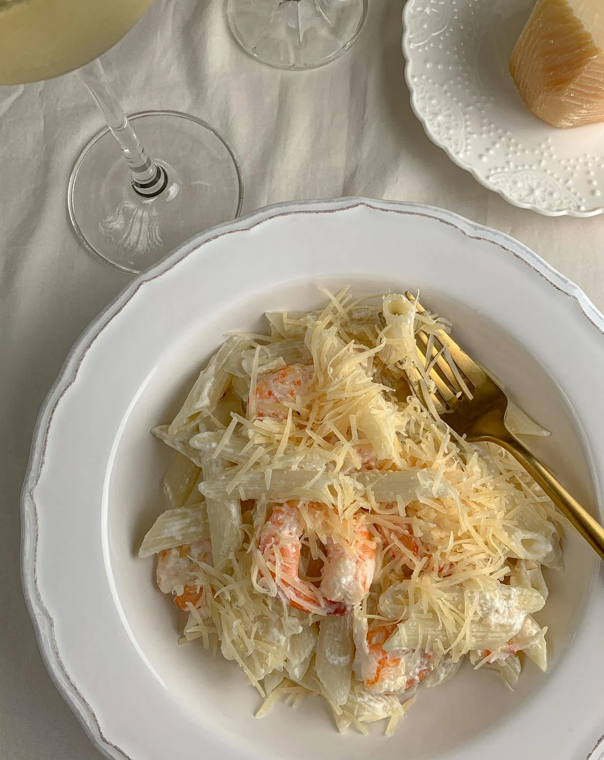 Light & Creamy Garlic Shrimp Pasta